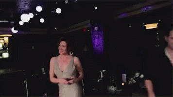 tenor.gif?riffsid=WBUuYr8H4gAYaAR7LRNAJT